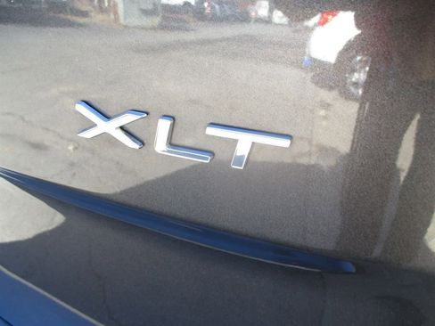 Used 2023 Ford Transit Connect XLT image 7