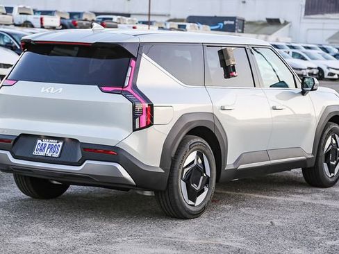 New 2026 Kia EV9 Light image 8