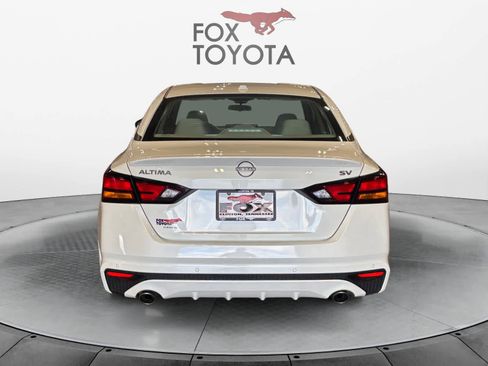 Used 2023 Nissan Altima 2.5 SV w/ SV Premium Package image 5