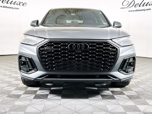 Used 2023 Audi Q5 2.0T Premium Plus w/ Premium Plus Package AWD/4WD image 2