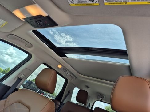 Certified 2025 Nissan Pathfinder Platinum w/ Cargo Package FWD image 23