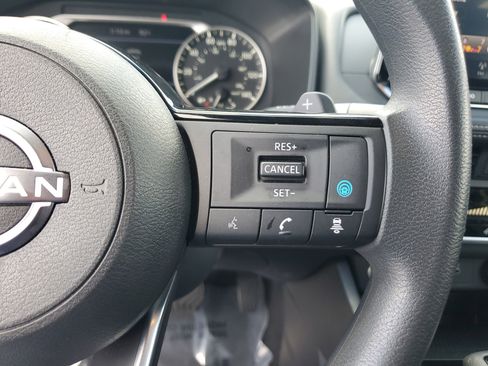 Used 2023 Nissan Rogue SV image 22