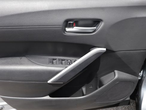 Used 2023 Toyota Corolla Cross XLE AWD/4WD image 20