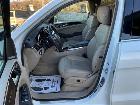 Used 2016 Mercedes-Benz GL 450 4MATIC image 27