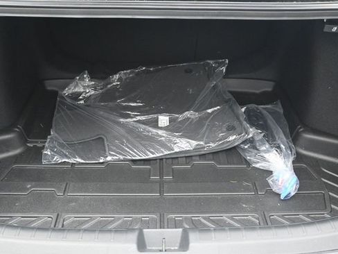 Used 2025 Honda Civic Sport image 31