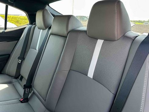 Used 2025 Toyota Camry SE w/ Convenience Package FWD image 19