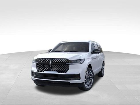 New 2025 Lincoln Navigator Reserve AWD/4WD image 3