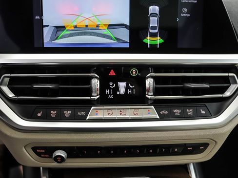 Used 2021 BMW 330e xDrive w/ Convenience Package image 19