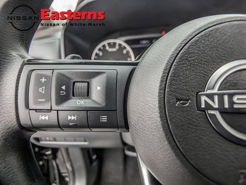 Used 2022 Nissan Rogue SV image 28