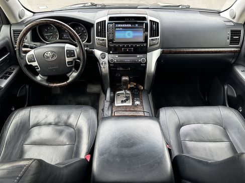 Used 2015 Toyota Land Cruiser image 23