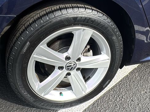 Used 2015 Volkswagen Passat 1.8T Limited Edition image 23