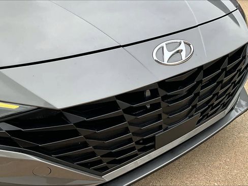 Used 2023 Hyundai Elantra SEL w/ Convenience Package FWD image 28