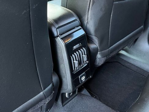 Used 2025 Jeep Compass Limited image 23