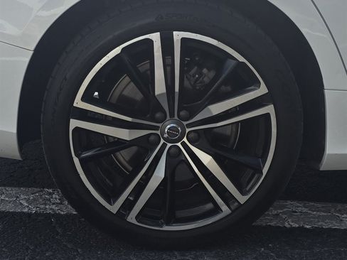 Used 2019 Volvo S60 T6 R-Design AWD/4WD image 39