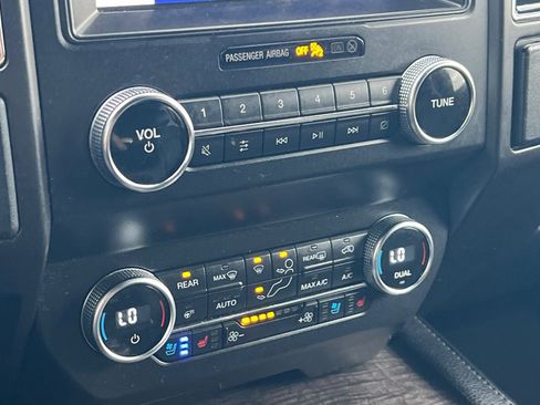 Used 2020 Ford Expedition Max Limited image 19