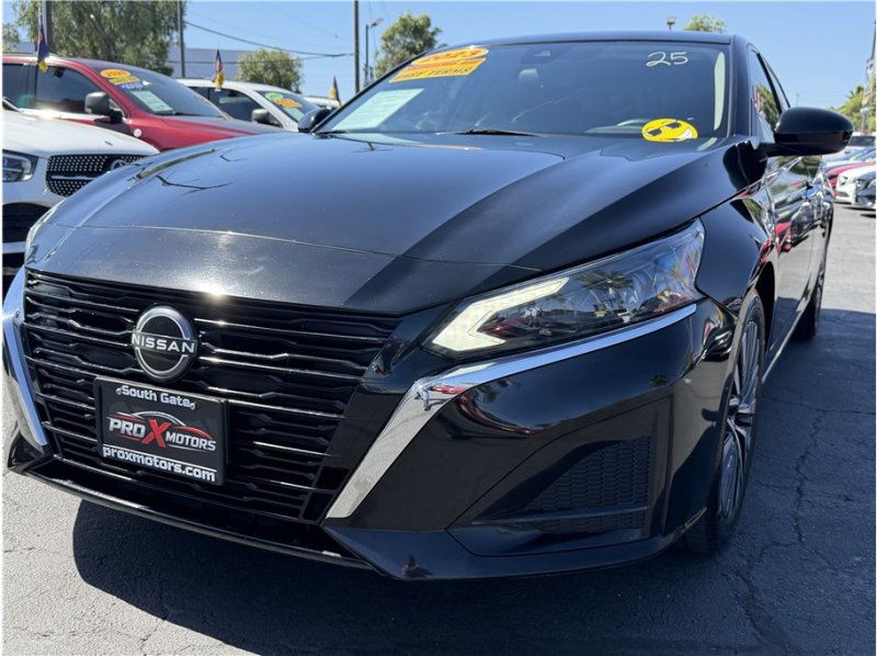 Used 2023 Nissan Altima 2.5 SV FWD image 39