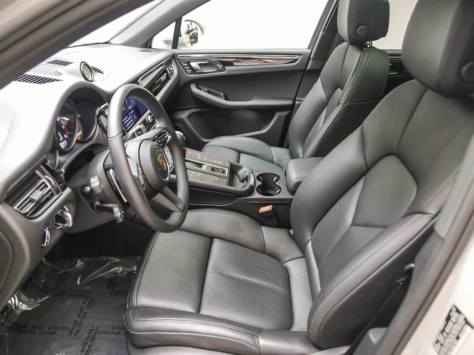 Certified 2026 Porsche Macan AWD/4WD image 22