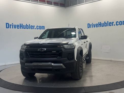 Used 2024 Chevrolet Colorado Trail Boss w/ Technology Package image 6