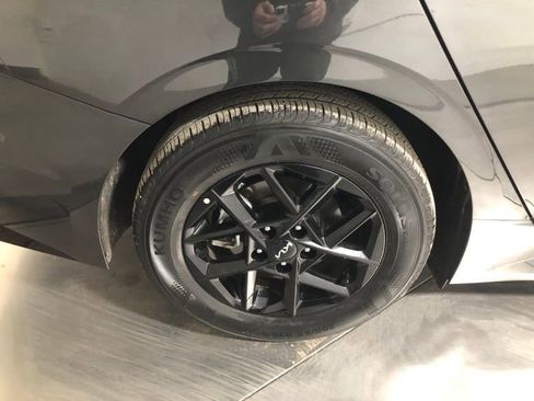 New 2025 Kia K5 LXS FWD image 9