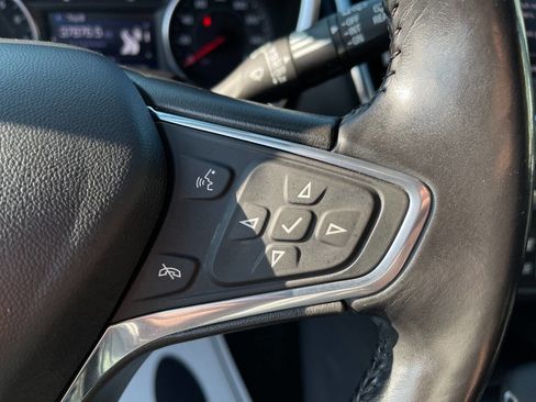 Used 2022 Chevrolet Equinox LT w/ Driver Convenience Package image 14