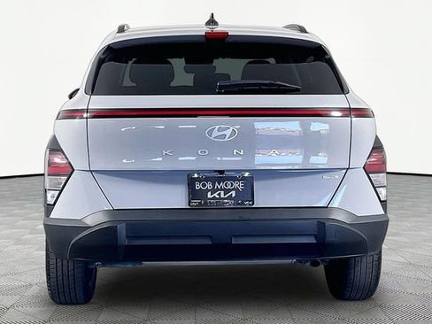 Used 2025 Hyundai Kona SEL AWD/4WD image 4