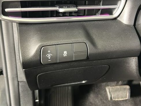 Certified 2024 Hyundai Elantra SEL FWD image 19
