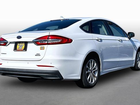 Used 2020 Ford Fusion SE FWD image 2