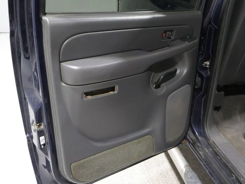 Used 2004 Chevrolet Avalanche 4x4 w/ Preferred Equipment Group image 20