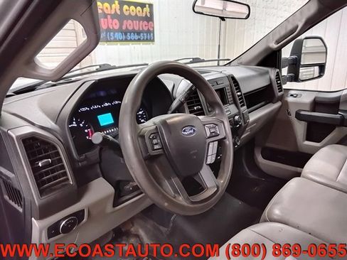 Used 2022 Ford F250 XL w/ Power Equipment Group AWD/4WD image 11