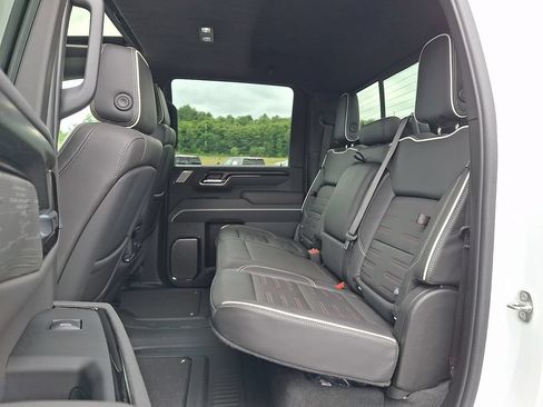 Used 2024 GMC Sierra 2500 AT4X AWD/4WD image 10