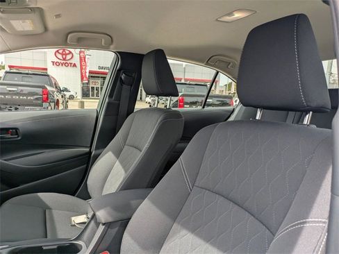 Used 2025 Toyota Corolla LE image 14