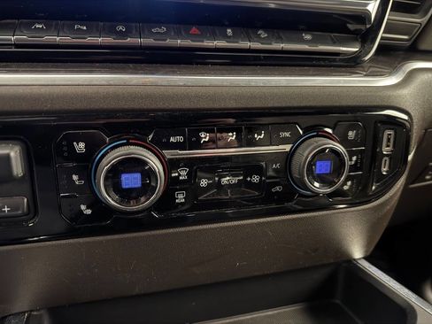 Used 2022 Chevrolet Silverado 1500 LTZ w/ LTZ Convenience Package II image 44