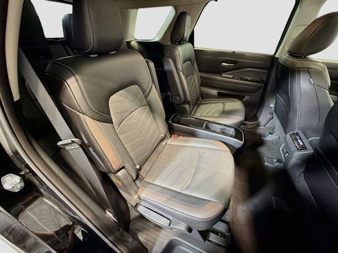 Used 2024 Nissan Pathfinder Platinum AWD/4WD image 27
