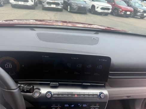 Used 2025 Hyundai Kona SEL image 18