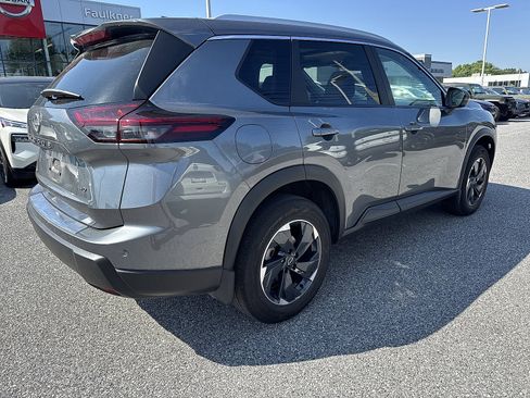 Certified 2025 Nissan Rogue SV w/ SV Premium Package AWD/4WD image 3