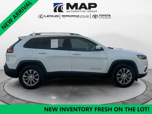 Used 2020 Jeep Cherokee Latitude w/ Cold Weather Group image 6