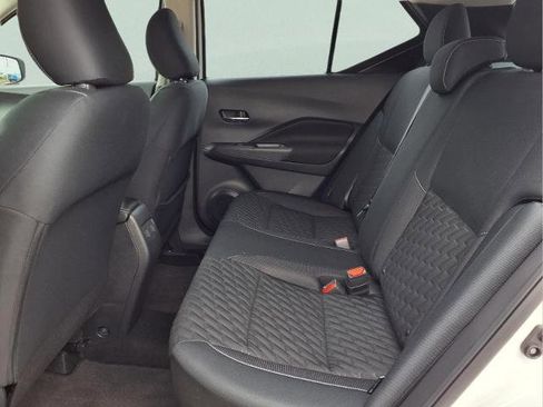 Certified 2021 Nissan Kicks SV FWD image 11