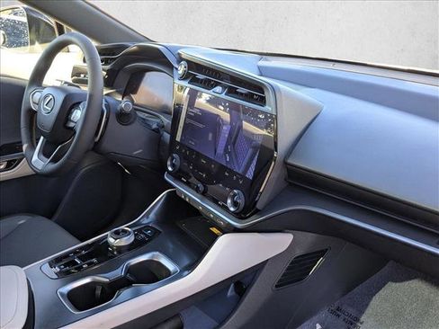 Used 2023 Lexus RZ 450e Premium image 22