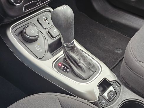 Used 2018 Jeep Compass Sport image 25