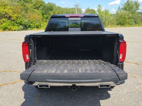 Used 2023 GMC Sierra 1500 SLT w/ SLT Premium Plus Package AWD/4WD image 17