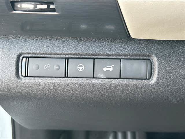 Used 2026 Nissan Pathfinder SL FWD image 20