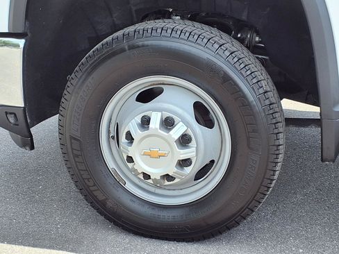 Used 2025 Chevrolet Silverado 3500 W/T AWD/4WD image 22