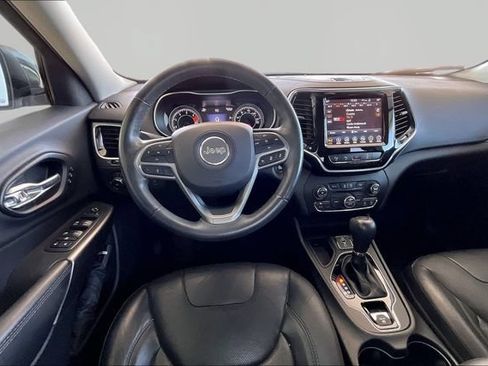 Used 2019 Jeep Cherokee Limited w/ Luxury Group FWD image 8