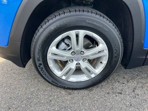 Used 2024 GMC Terrain SLE image 24