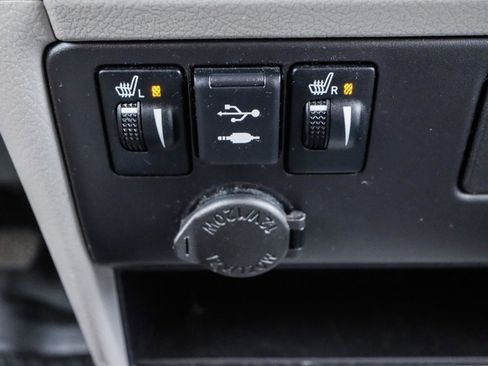 Used 2019 Toyota Sienna LE image 11