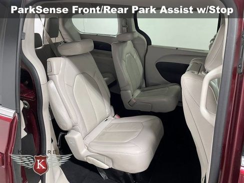 Used 2018 Chrysler Pacifica Touring-L Plus w/ Advanced Safetytec Group FWD image 22