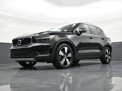 Used 2019 Volvo XC40 T5 Momentum image 23