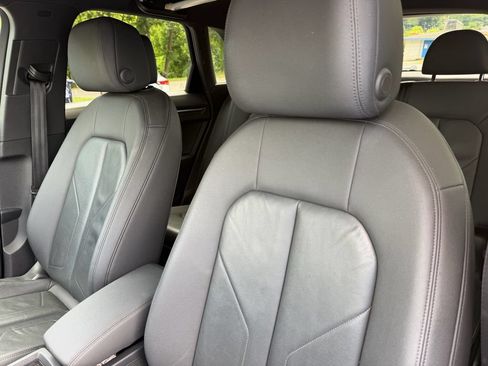 Used 2019 Audi Q3 2.0T Premium w/ Convenience Package AWD/4WD image 13