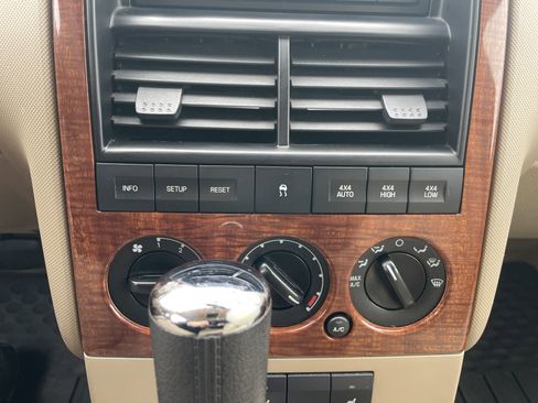 Used 2010 Ford Explorer Eddie Bauer image 45