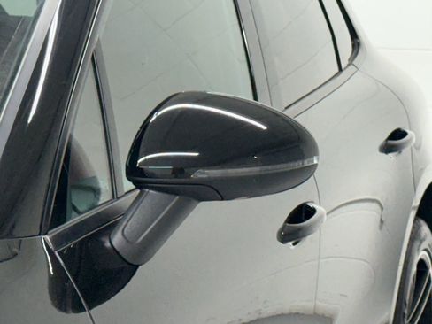 Used 2019 Porsche Macan image 44